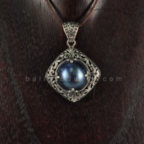 Pendant Wajik Motif Permata Biru