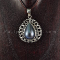 Pendant Bentuk Embun Kerawangan Permata Biru