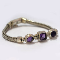 Gelang Mata Tiga Ungu
